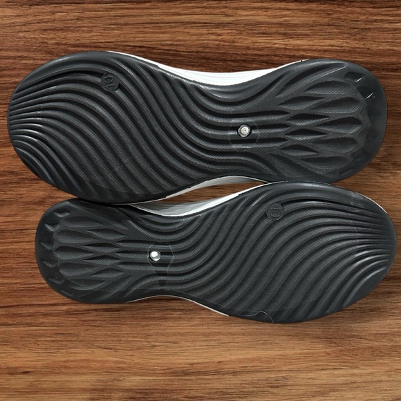 Women’s Gloria Vanderbilt GVS Mansfield Slip on Black Sparkle Sneakers, Size 10. - Picture 8 of 12